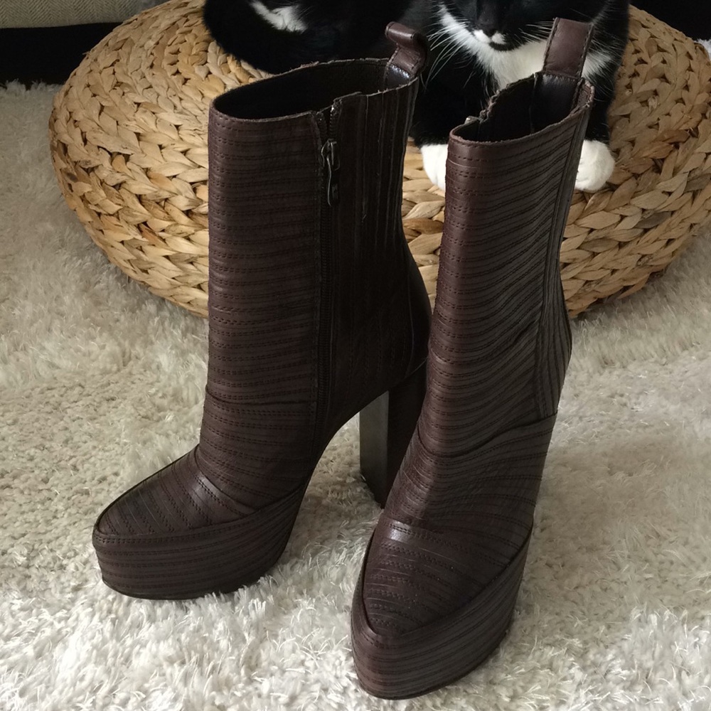 Basic high shoes
